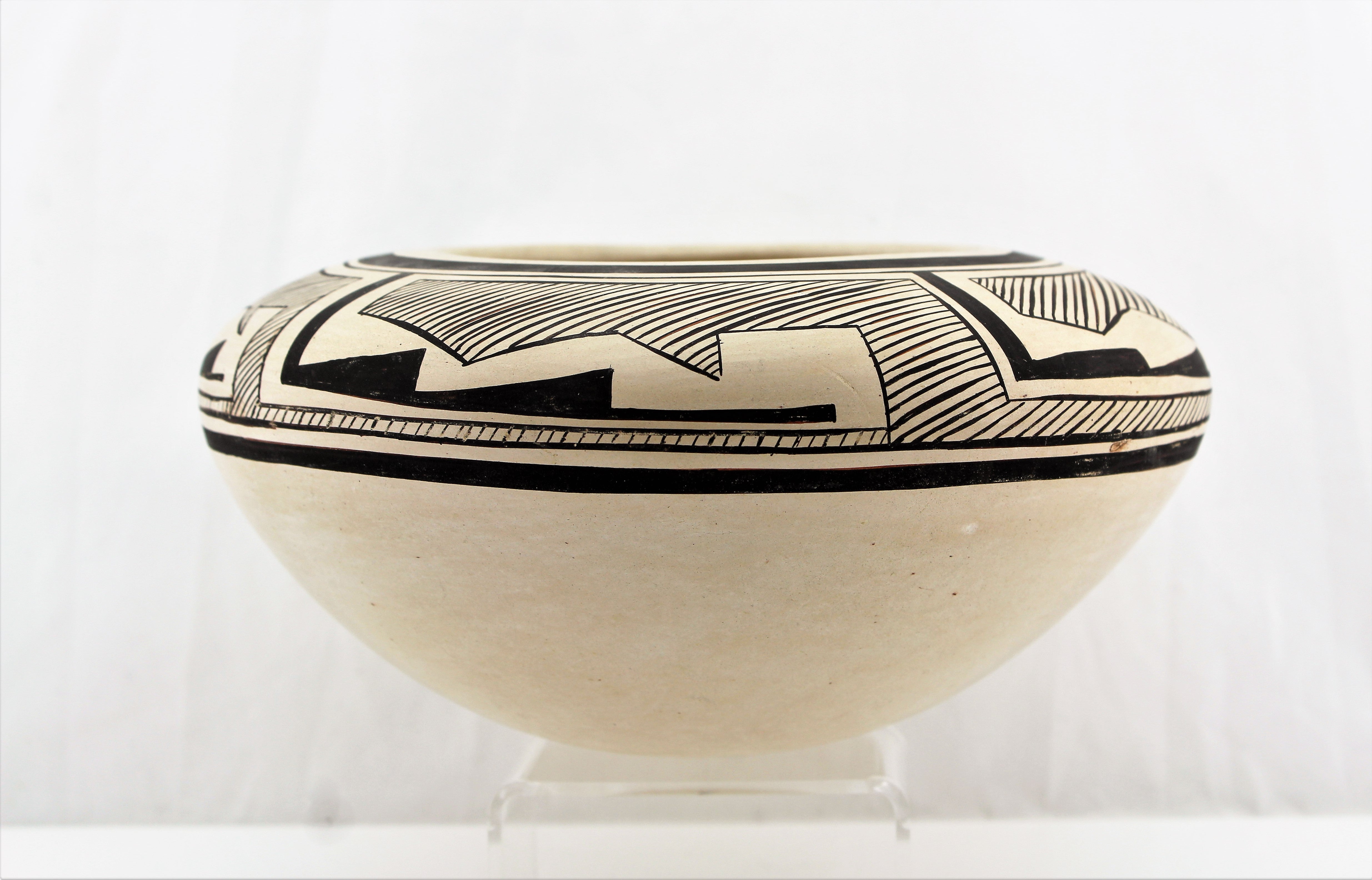 Anasazi Style Hopi Tewa Pottery Bowl